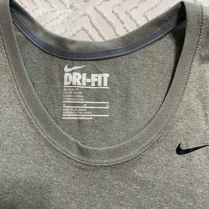 Lightly Worn Womens Medium Nike Tank